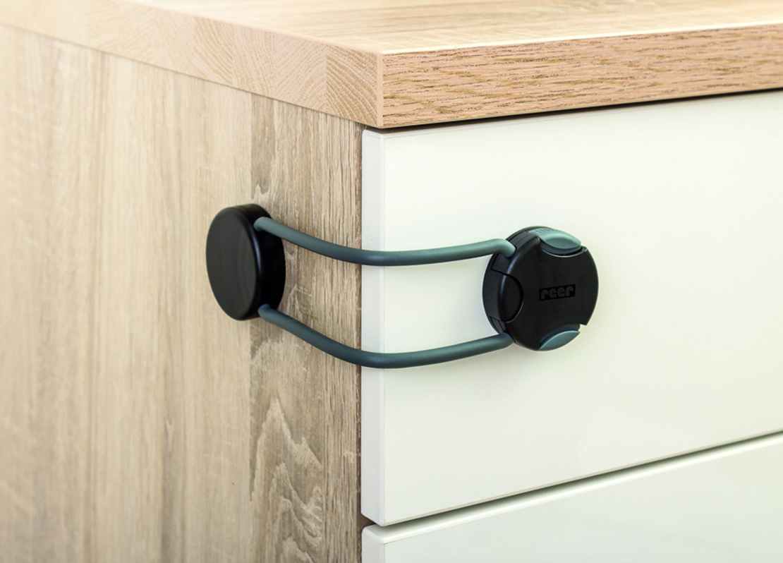  Заключвалка шкафове черна Reer 72011 Design Line 