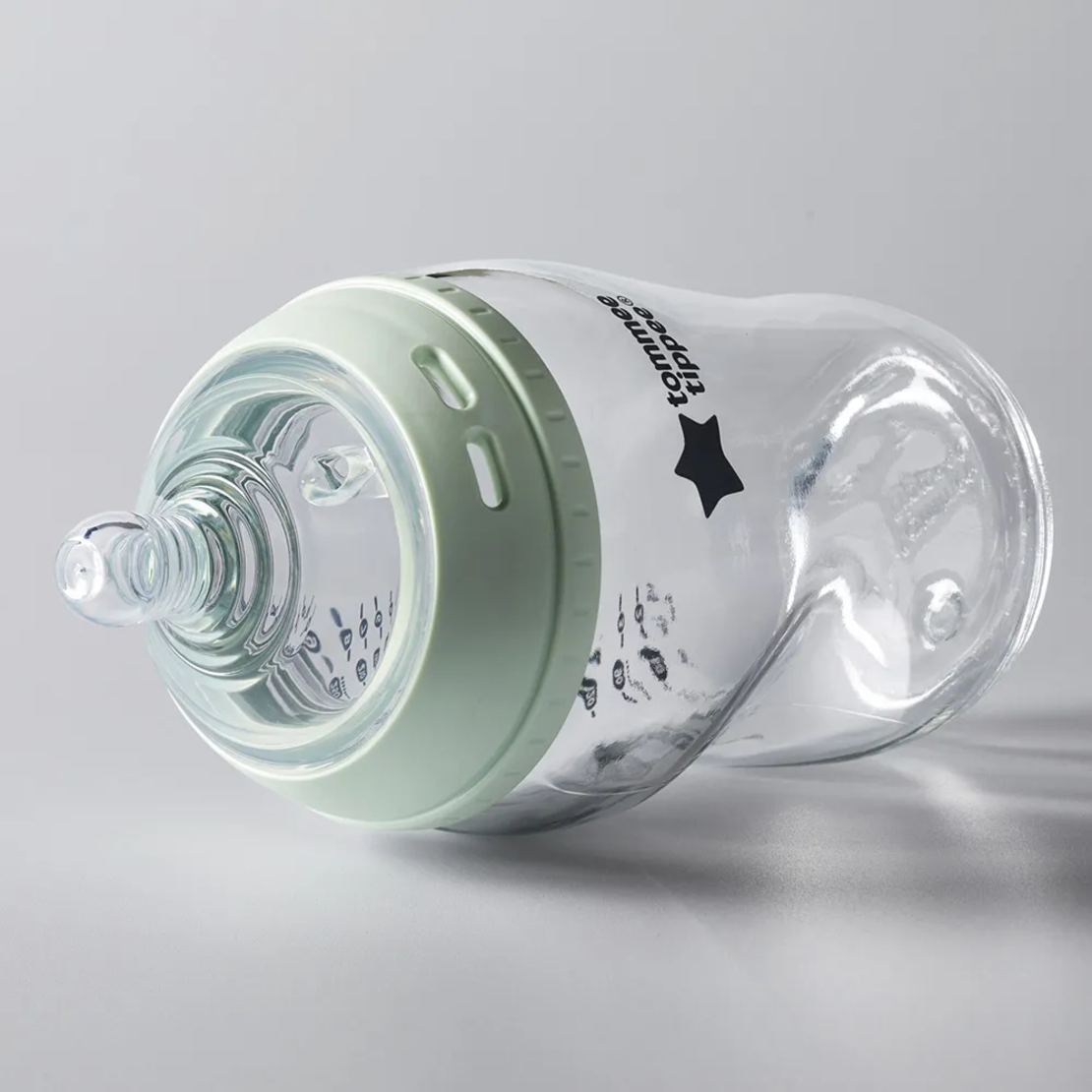 Tommee Tippee Natural Start Стъклено Шише за Хранене  250 ml с Биберон с Бавен Поток 0м+