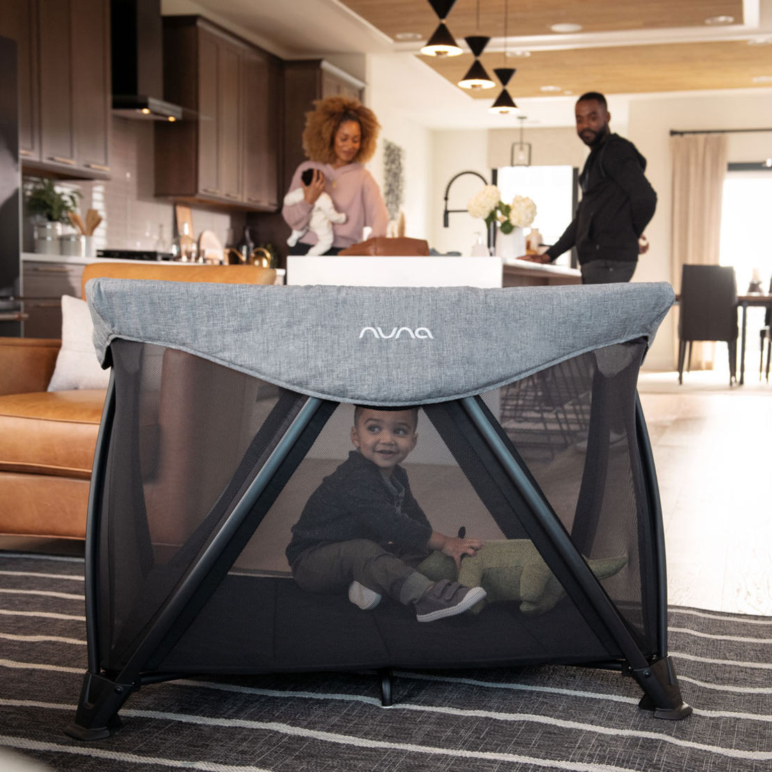 Nuna SENA Aire Charcoal Сгъваема Бебешка Кошарa