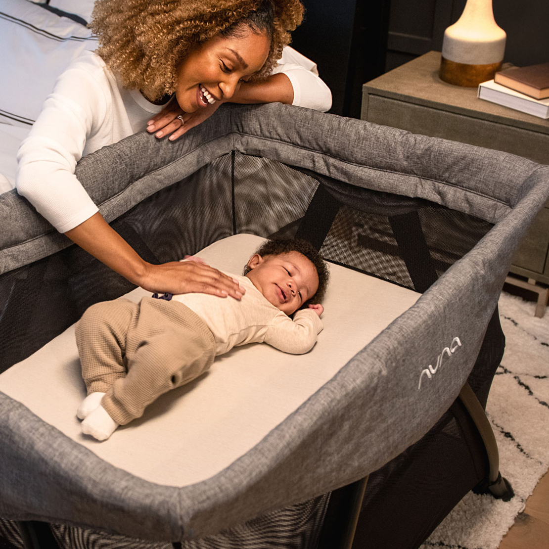 Nuna SENA Aire Charcoal Сгъваема Бебешка Кошарa