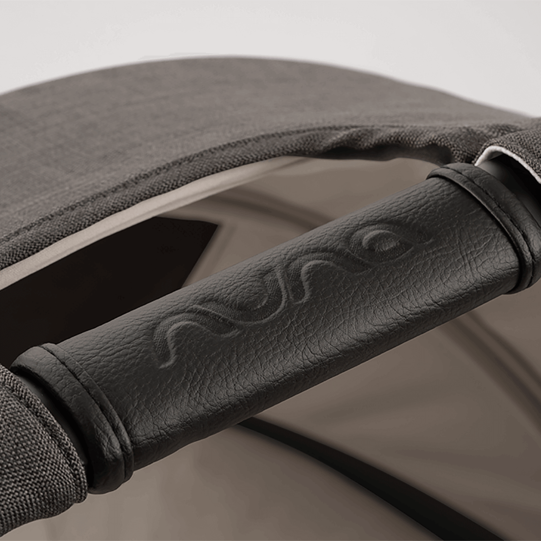 Nuna CARI Next Thunder Кош за Новородено с Опция за Столче за Кола