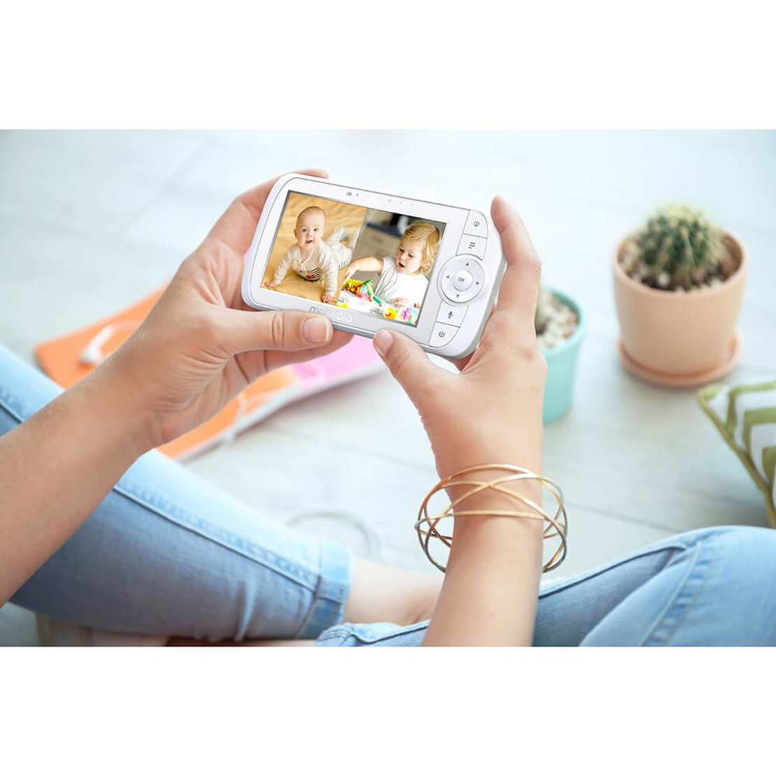 Бебефон с камера Motorola EASE35