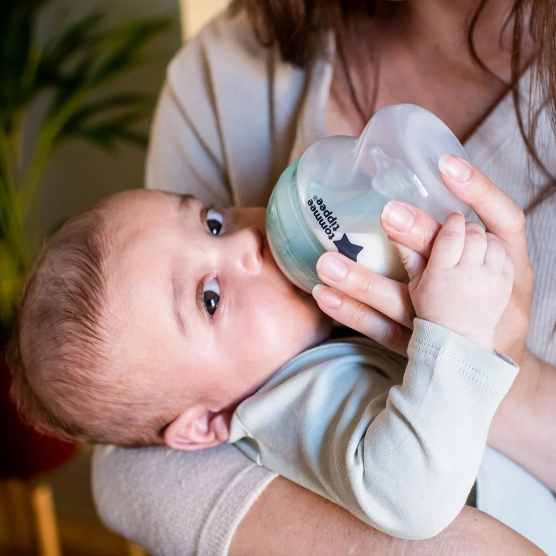 Tommee Tippee Advanced Anti-Colic+ 150 мл. 0м+ Самостерилизиращо се шише за хранене с иновативна система за намаляване на коликите