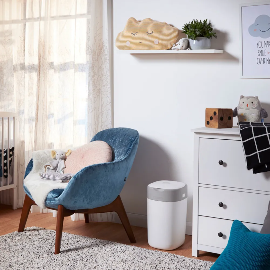Tommee Tippee Twist&Click Хигиенен Кош за Памперси Бял с 4 Броя Резервни Касети