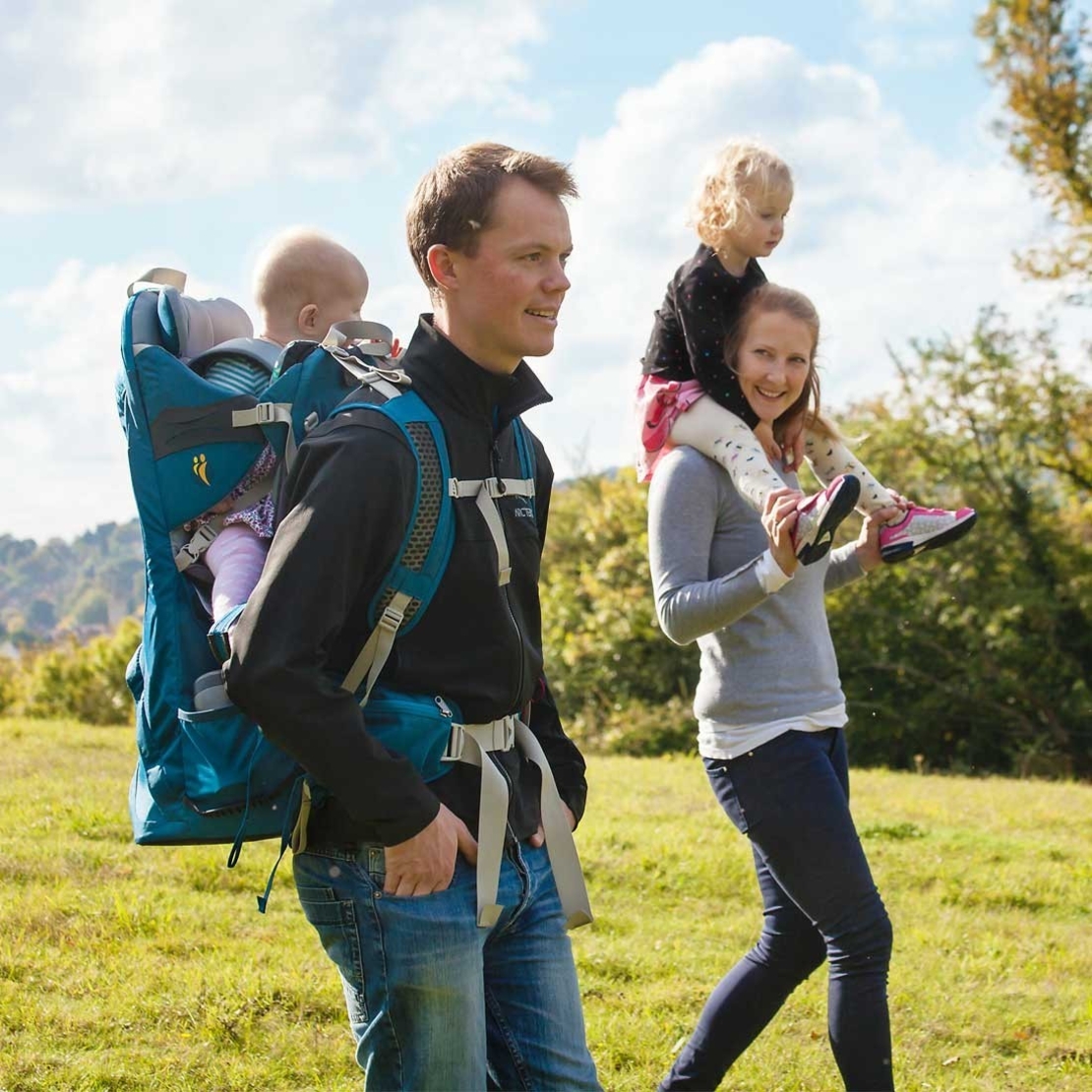  Раница за носена на деца LittleLife Freedom S4 