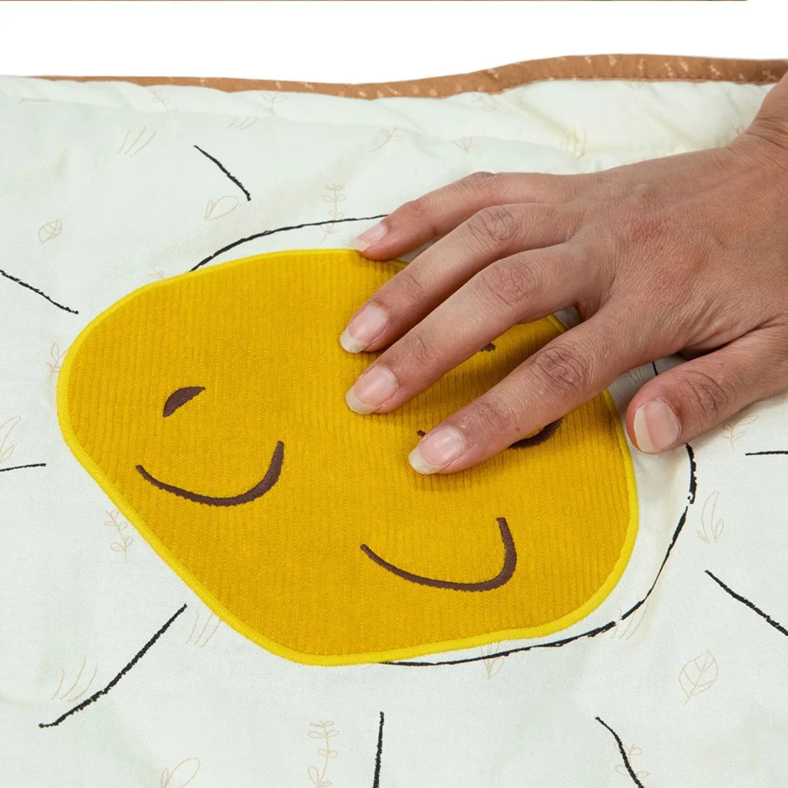 Tiny Love Soft Super Mat Меко бебешко килимче за игра от серията Garden of Adventures с размер 125.5х110 см. 9 увлекателни активности за развитие 0м+