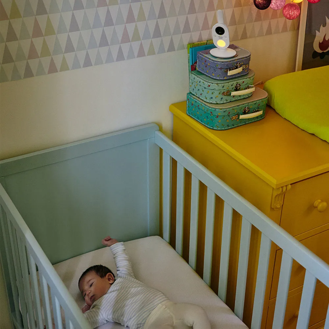Philips Avent Premium Дигитален Видеофон с Нощно Виждане и Термометър SCD891/26