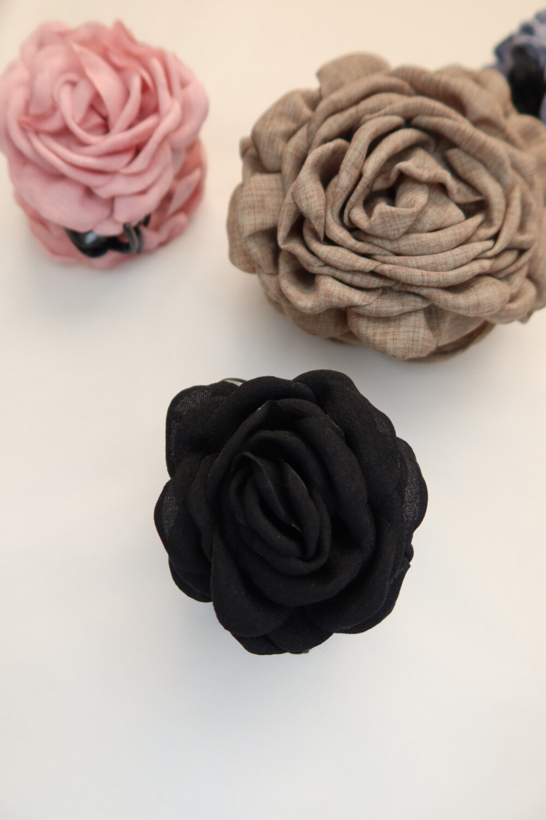 SMALL Rosette Clip in KARA