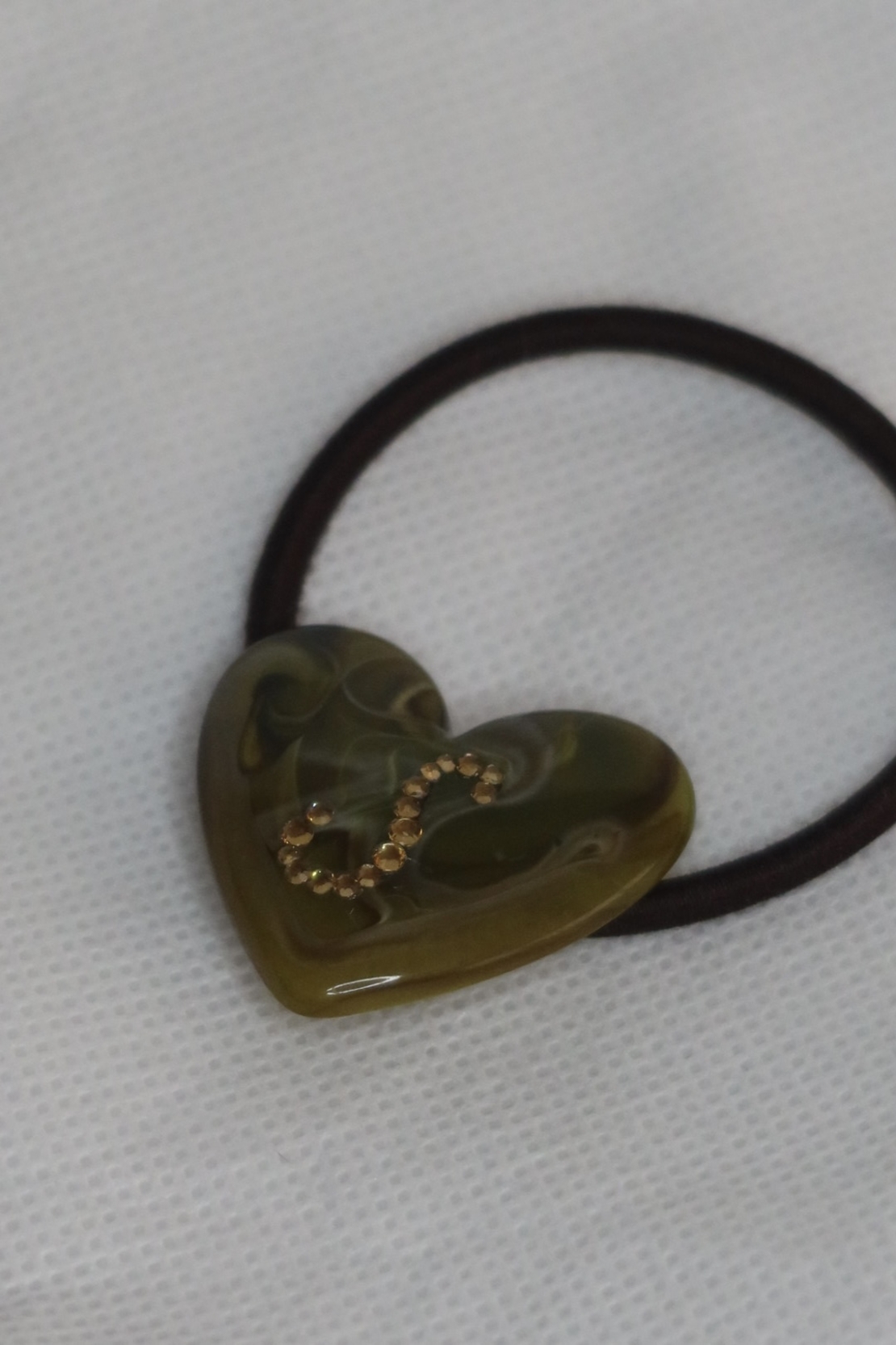 CUSTOM HEART HAIR TIE AVEC SAUGE
