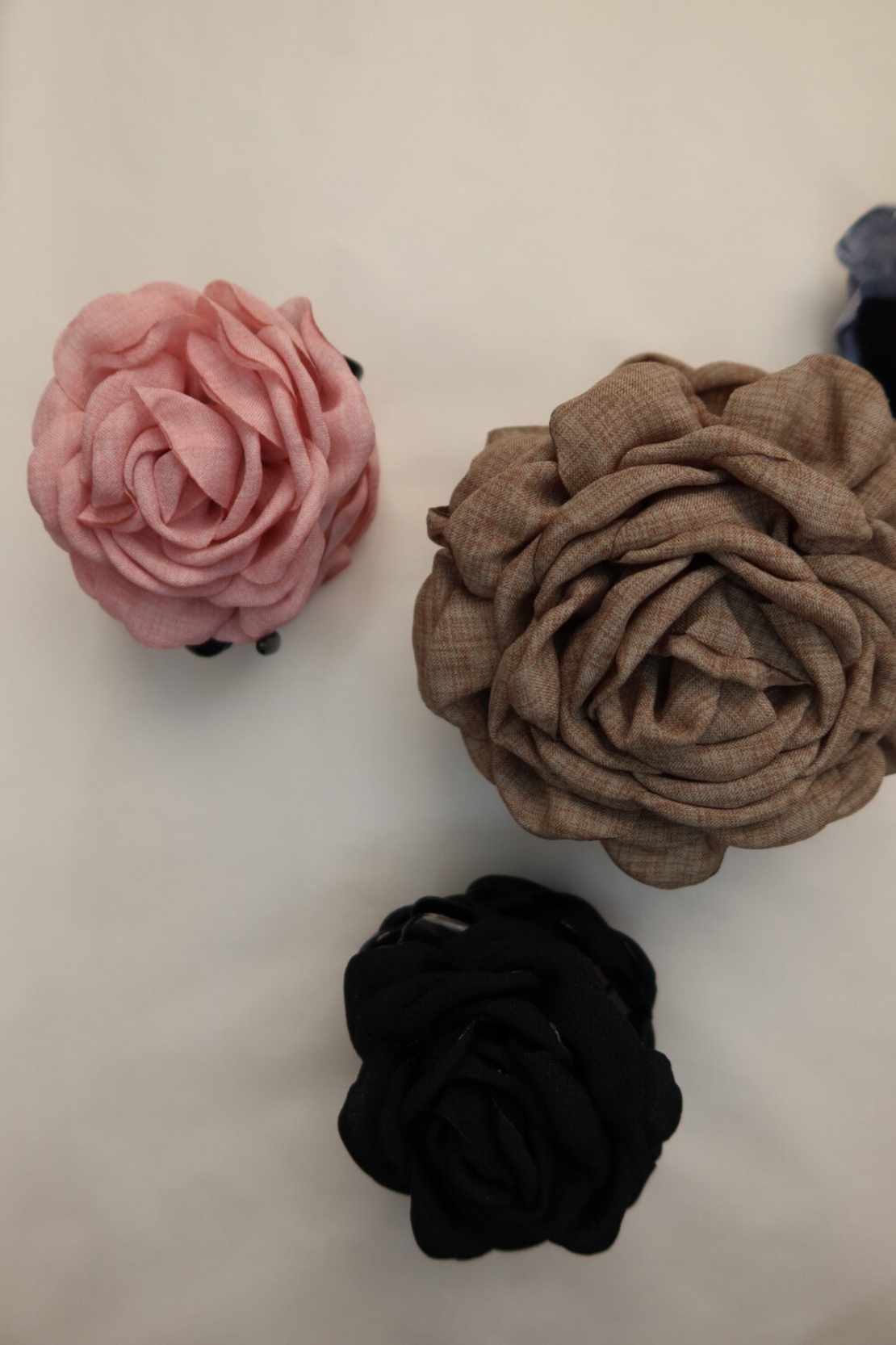 SMALL Rosette Clip in POWDER