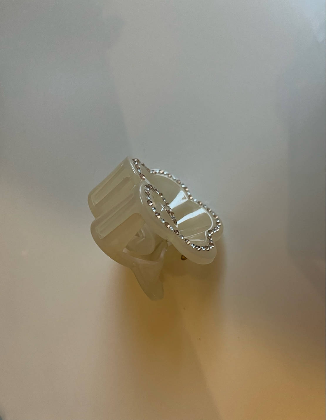 CUSTOM CRÉME ROSE CLIP