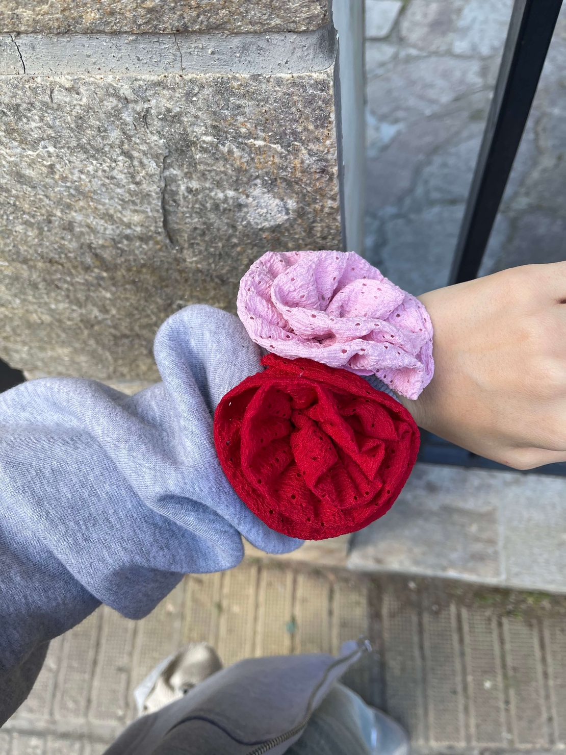 Rosette Scrunchie in CHERRY KISS