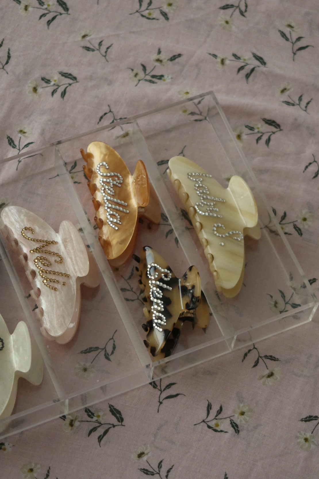 ROUÉ HAIR CLIPS ACRYLIC VANITY TRAY