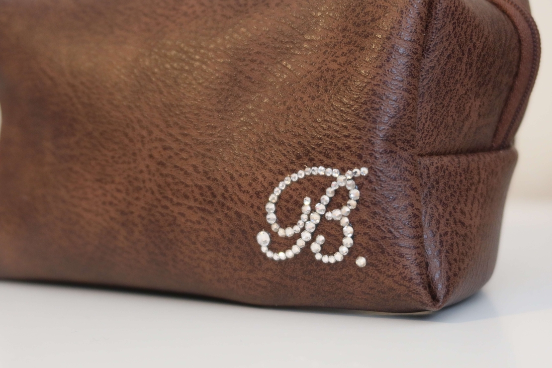 CUSTOM SMALL LEATHER TOILETRY BAG IN MADELINE