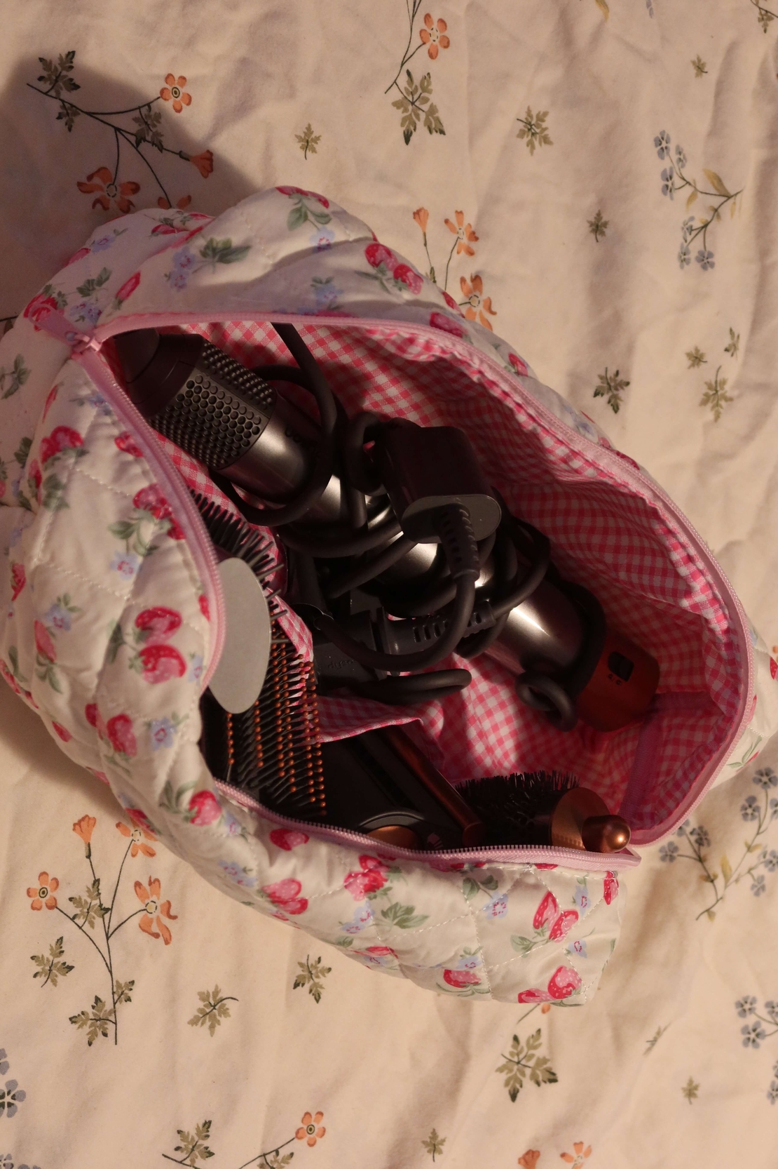 THE CUSTOM DYSON Baguette TOILETRY BAG in STRAWBERRY MILKSHAKE