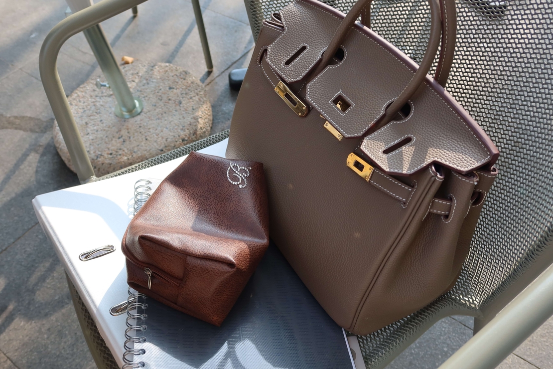CUSTOM SMALL LEATHER TOILETRY BAG IN MADELINE