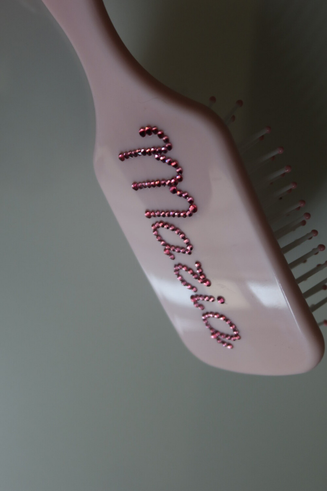 SMALL CUSTOM CRÉME de FRAISES HAIR BRUSH