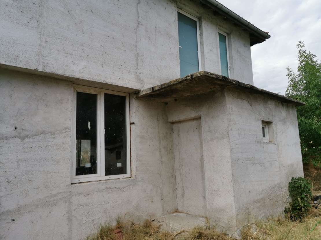 75000лв къща село Генерал Тодоров с 1дк двор