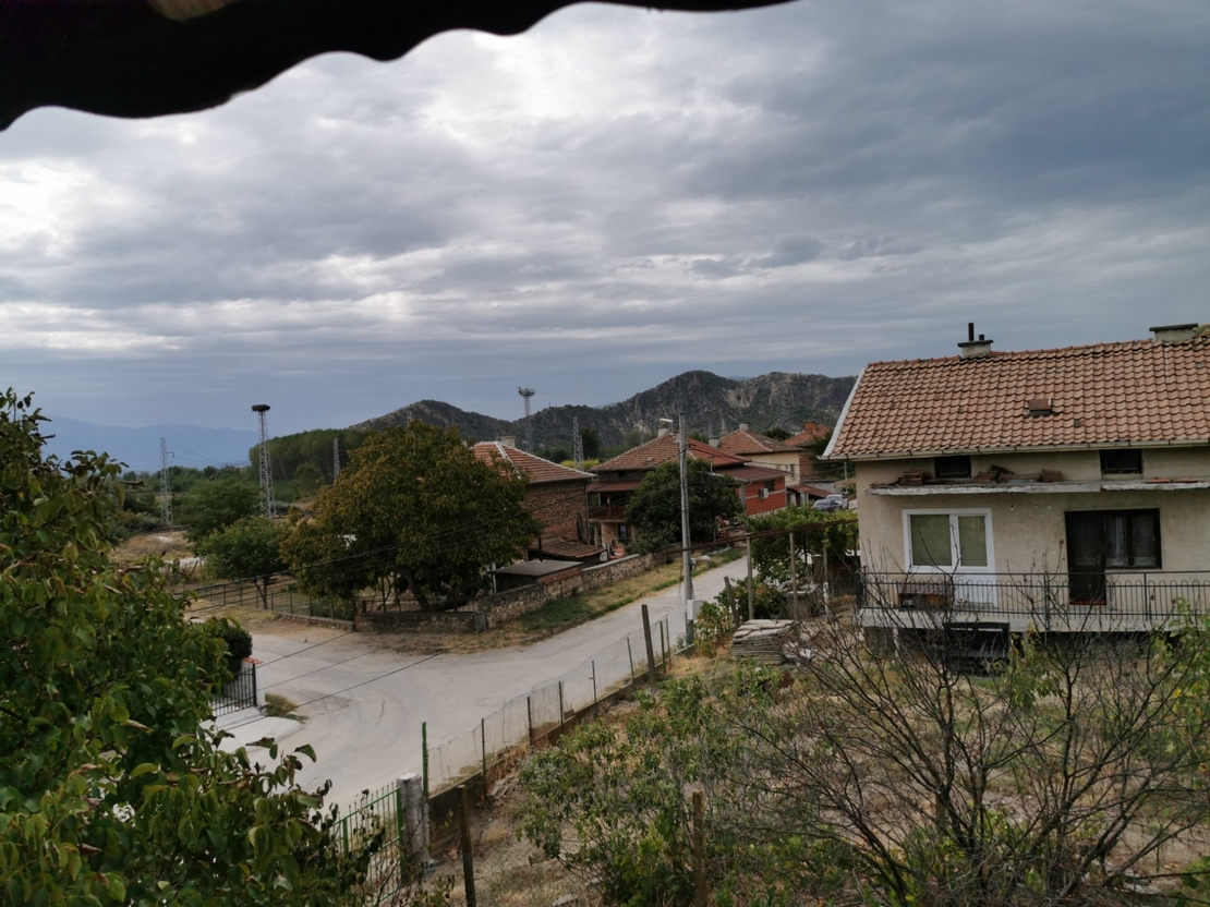 75000лв къща село Генерал Тодоров с 1дк двор