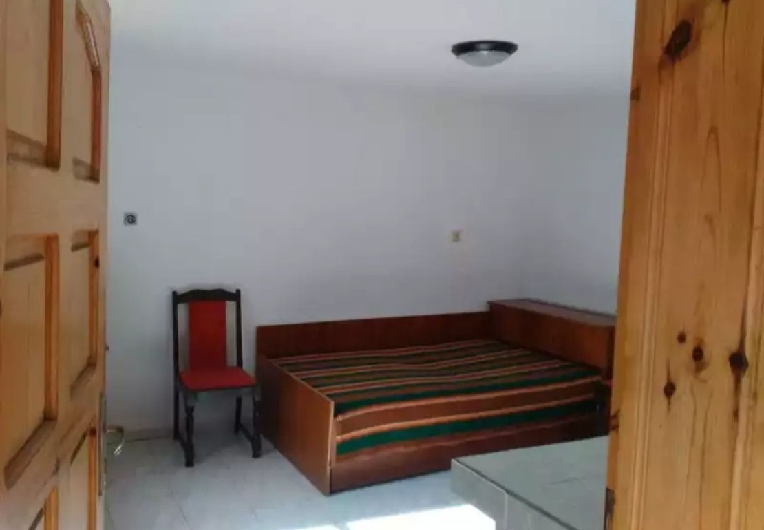 70000лв. Къща в село Струмяни на 2 етажа