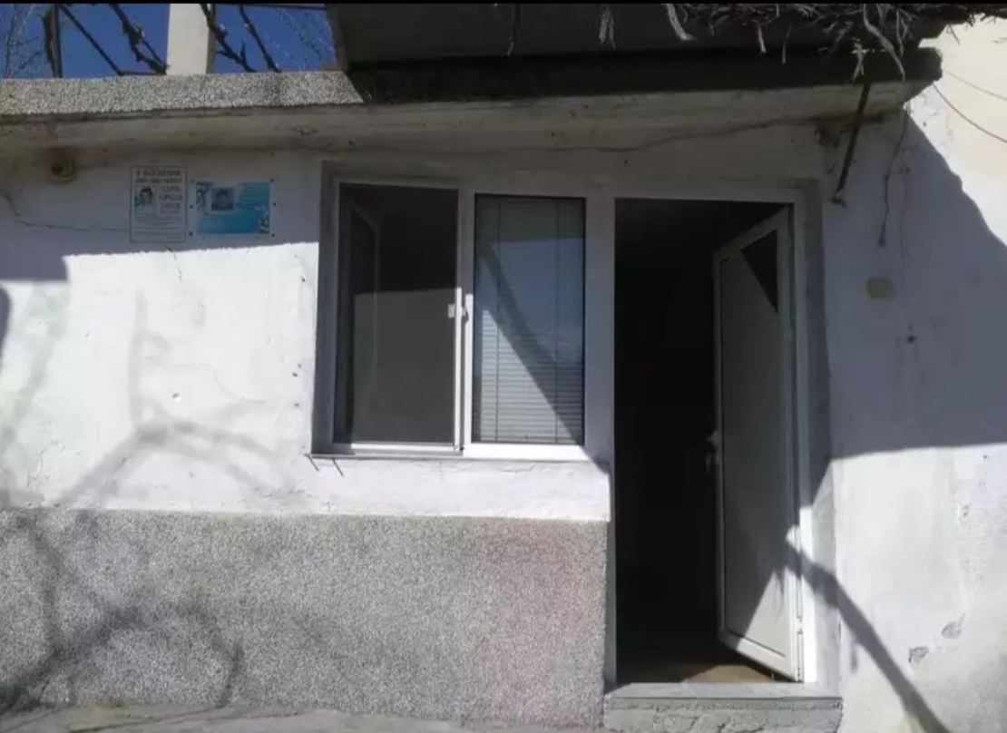 70000лв. Къща в село Струмяни на 2 етажа