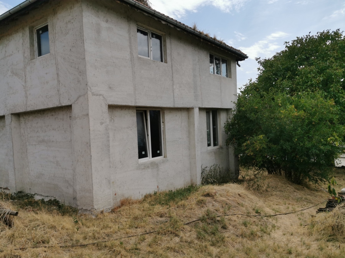 75000лв къща село Генерал Тодоров с 1дк двор