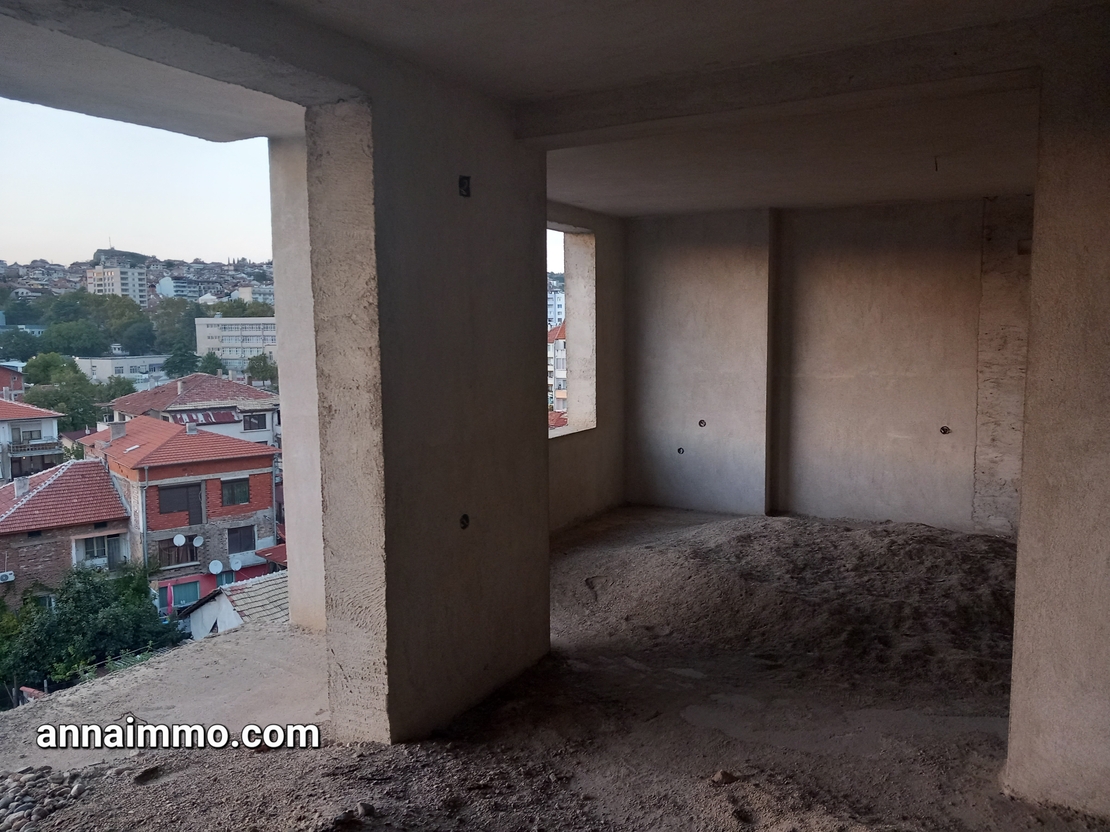 Етаж от Къща В ЦЕНТЪРА НА САНДАНСКИ 140КВ.М 680 ЕВРО НА КВ.М
