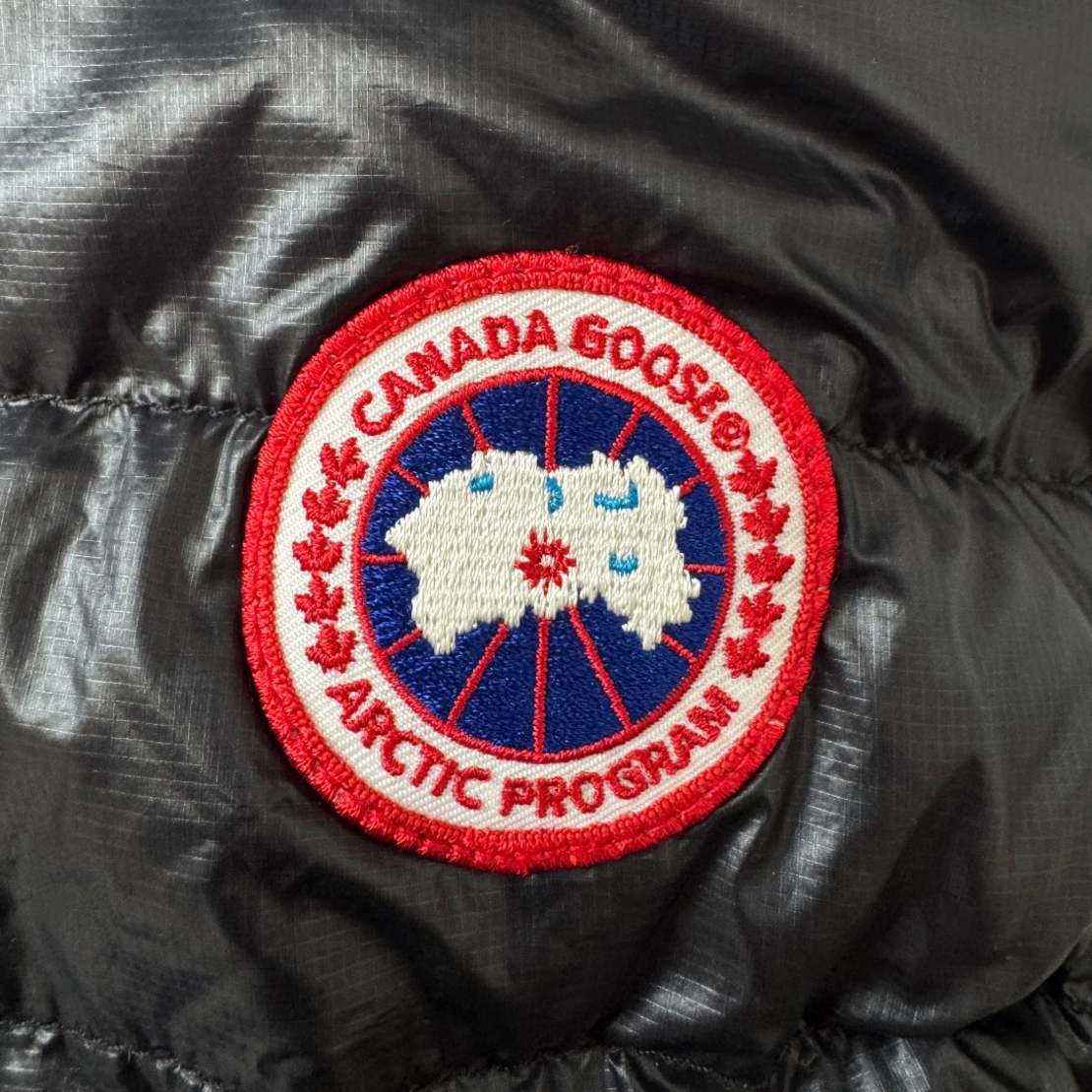 Canada Goose Hybridge Lite Down Jacket (S)