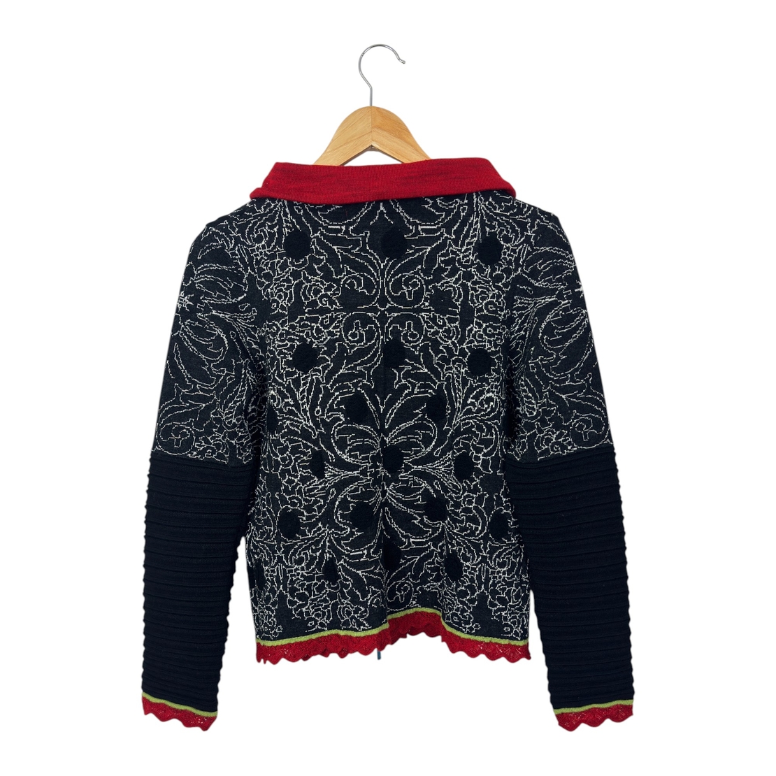Eva & Claudi Knitted floral cardigan (S)