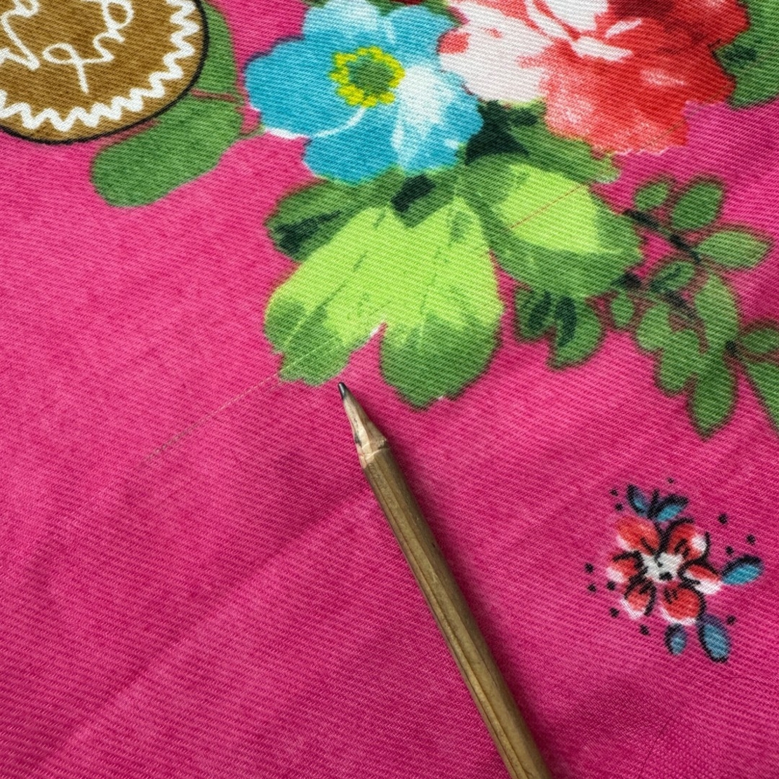 Codello scarf Happy Heimat with ornaments and heart