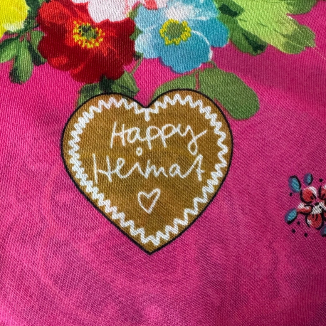 Codello scarf Happy Heimat with ornaments and heart