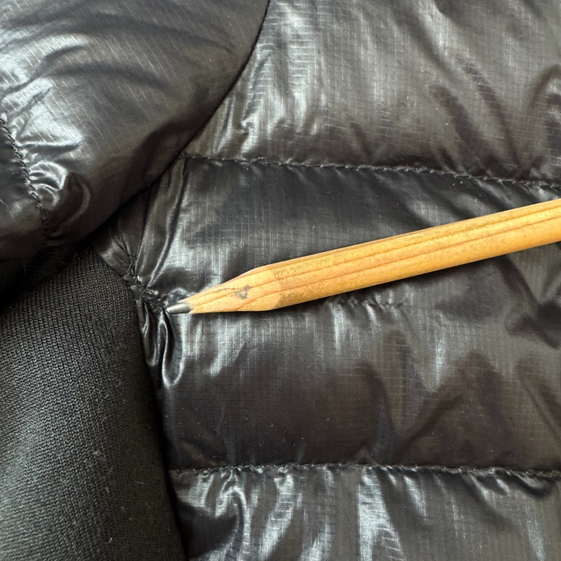 Canada Goose Hybridge Lite Down Jacket (S)