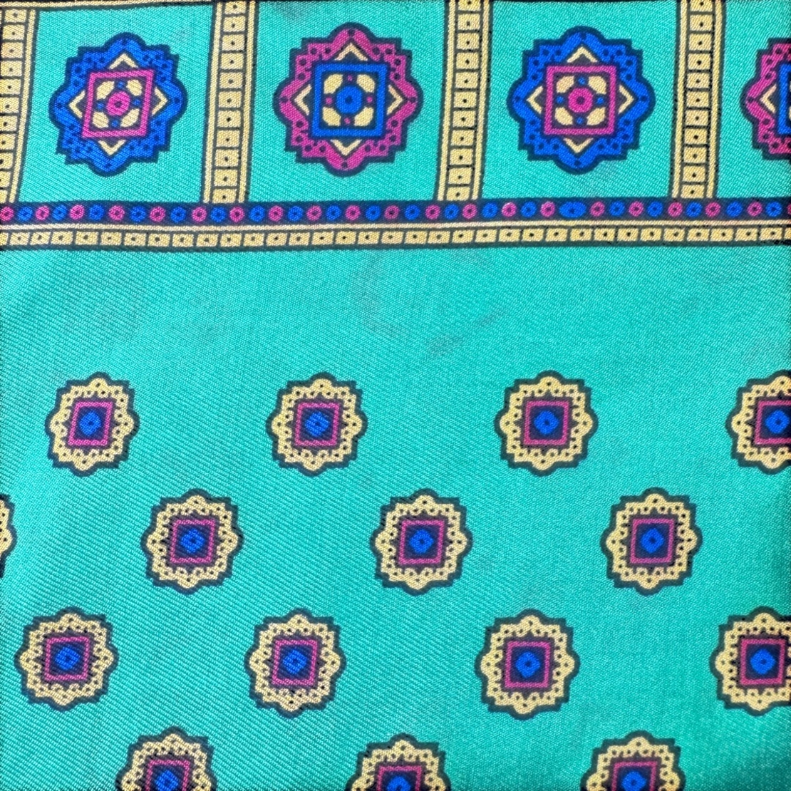 No brand копринен принт шал 66x66