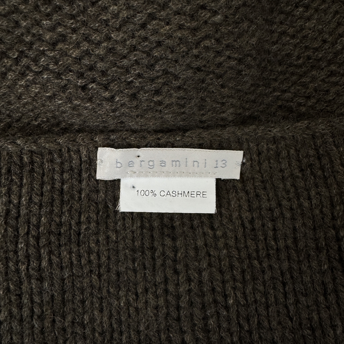 Bergamini 13 Cashmere loop scarf