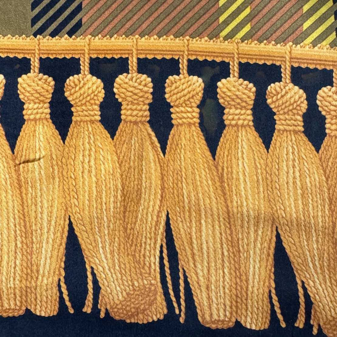 No brand silk print scarf 134x134