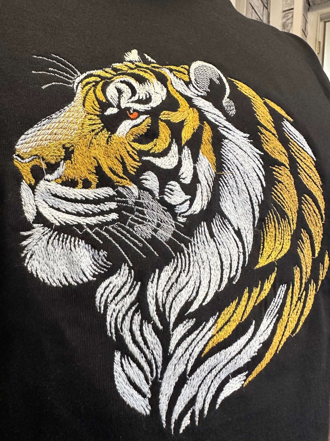 🐅 Тениска с бродерия „Тигър“