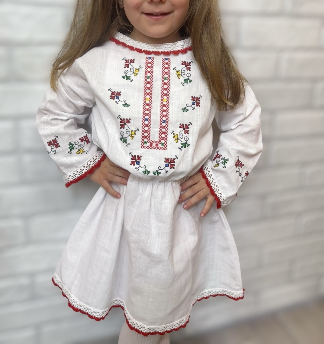 Кенарена риза с бродерия