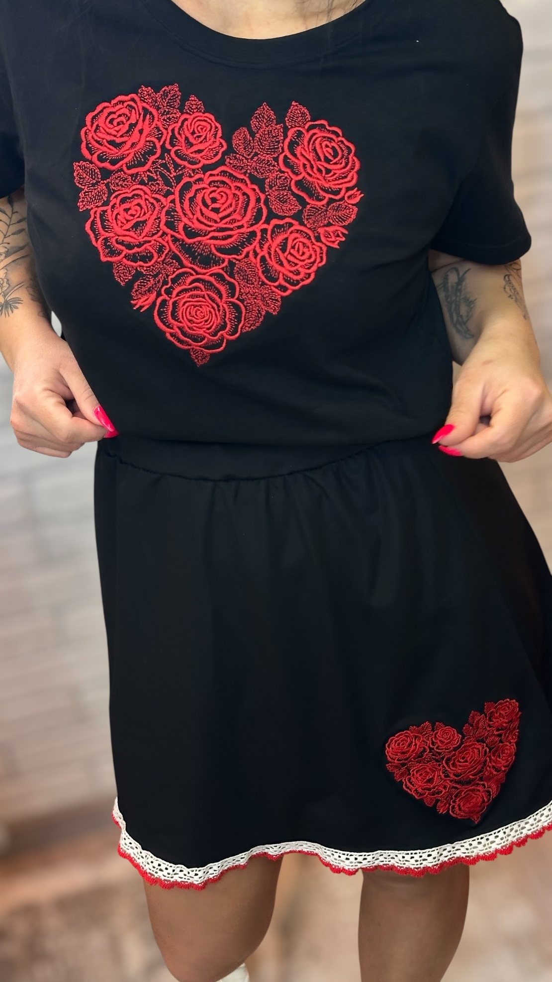 Ново!  комплект с бродерия „Сърце от рози“