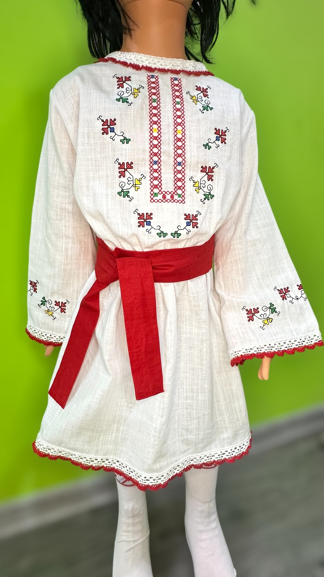 Кенарена риза с бродерия