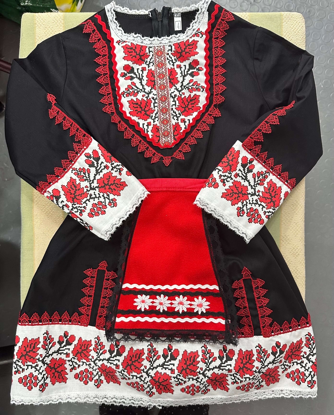 Рокля момиче 38