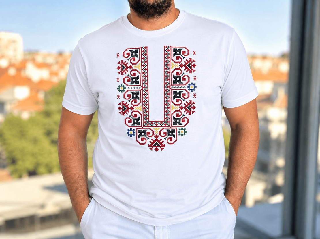 Тениска с бродерия „Пазител“