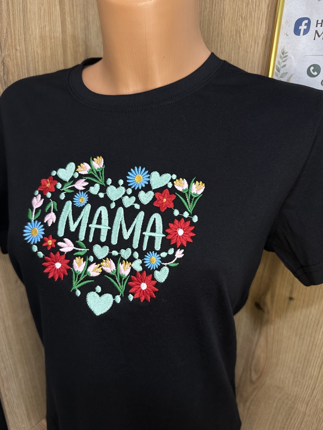 Тениска с бродерия „МАМА”