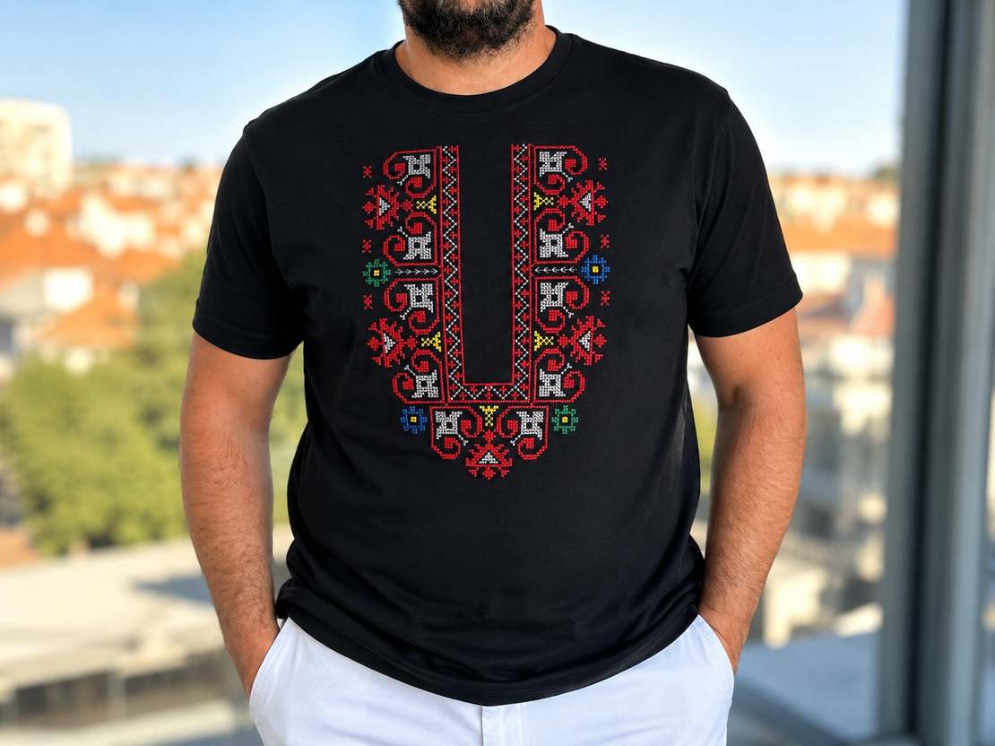 Тениска с бродерия „Пазител“