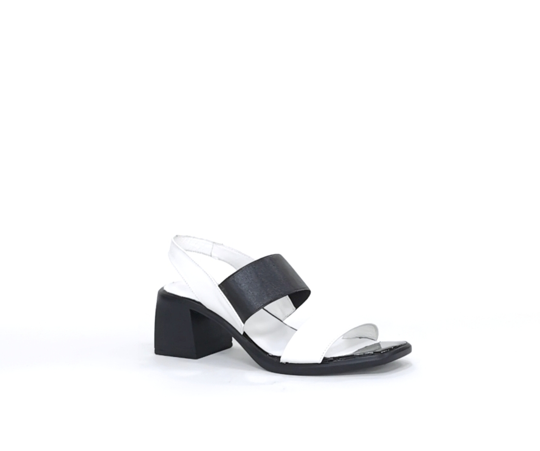 Women's elegant sandal /  natural leather / white / 77052