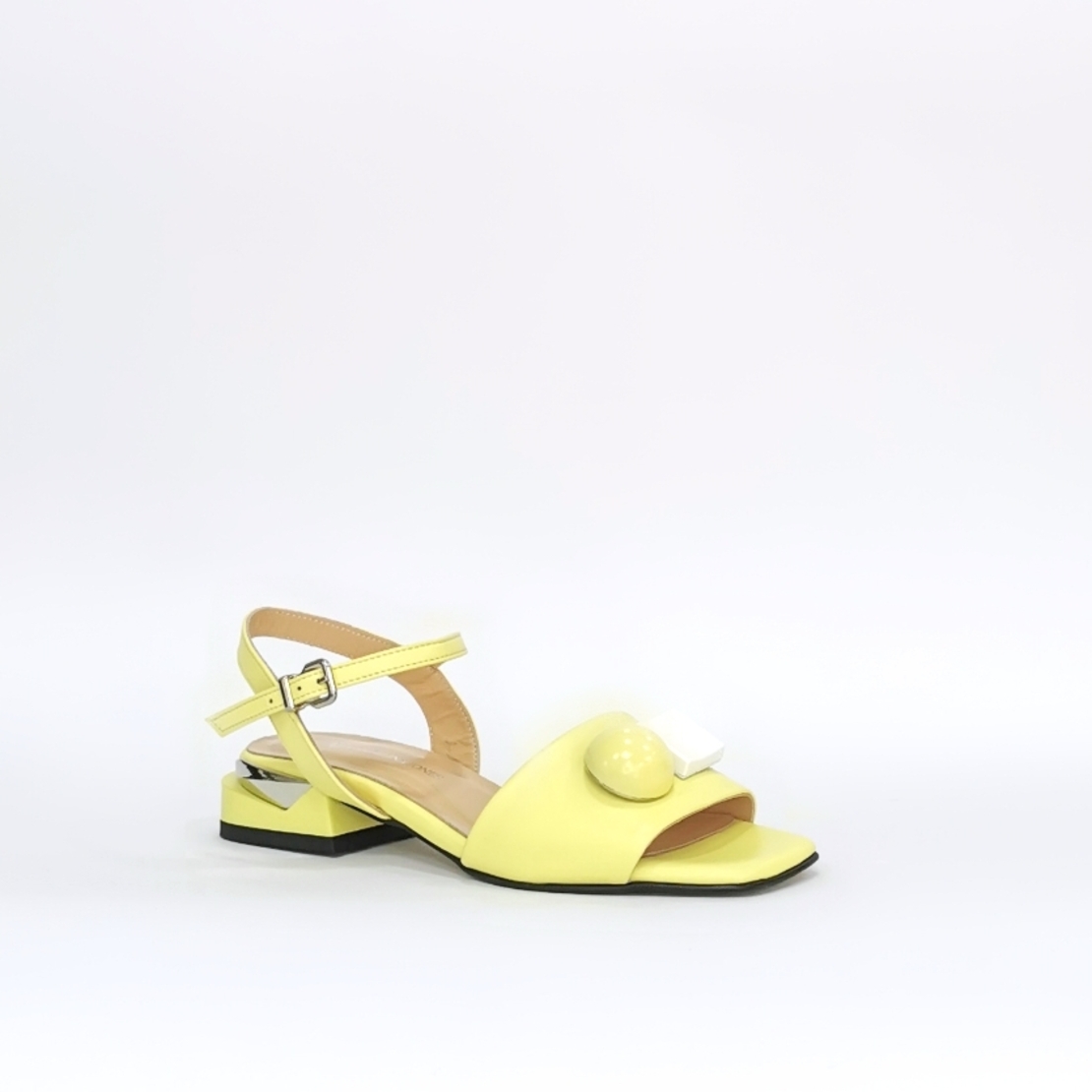 Women's elegant sandals  / natural leather /  yellow / 72357