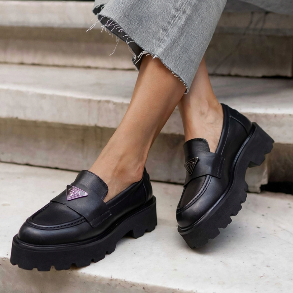Women's moccasins / loafers / genuine leather / black /716-10