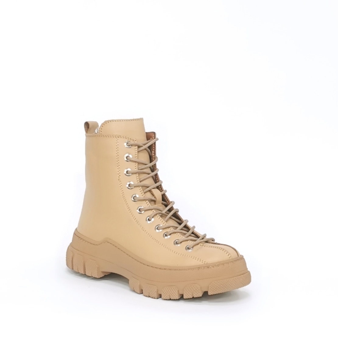 Women's casual boots made of natural leather in beige color/722340