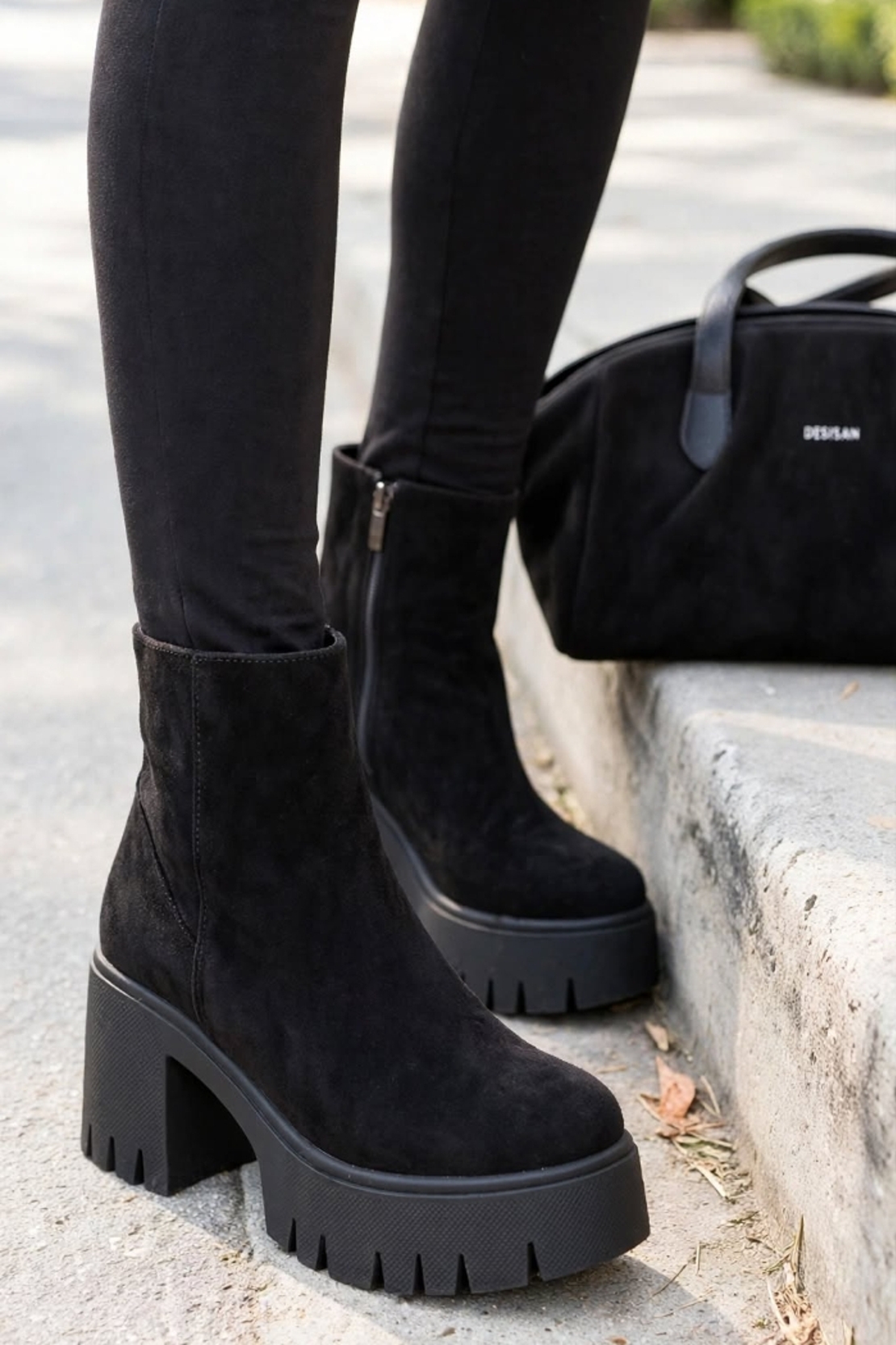 Women's elegant ankle boots / genuine leather / 720-29 / black