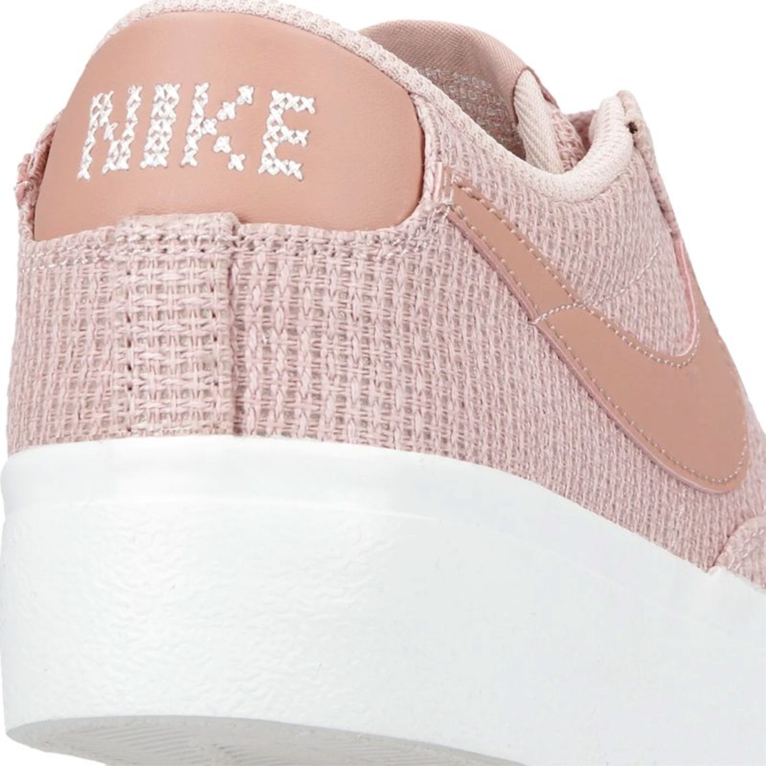 Дамски Кецове NIKE Blazer Low Platform Ess