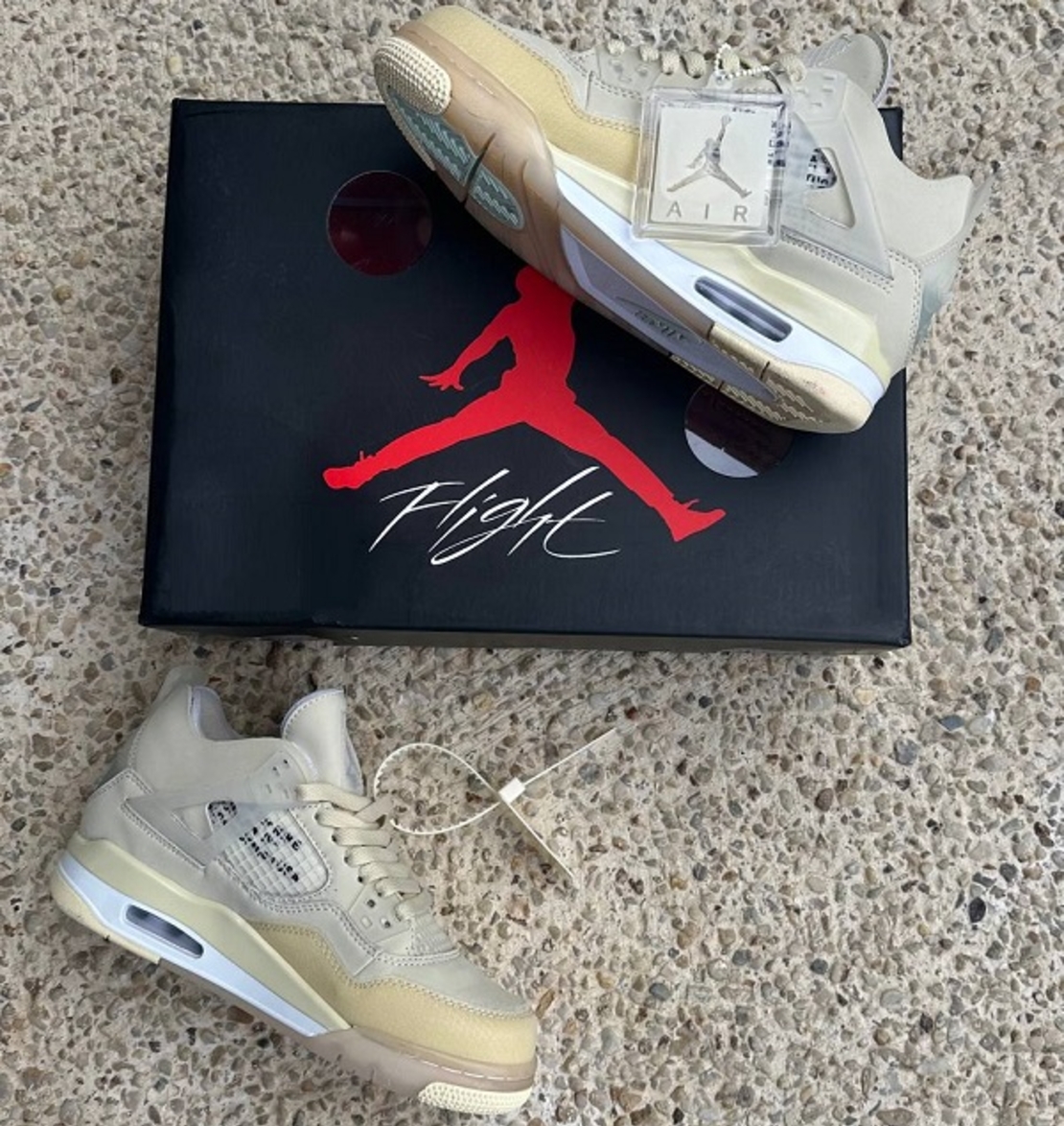 Jordan 4 Off-white